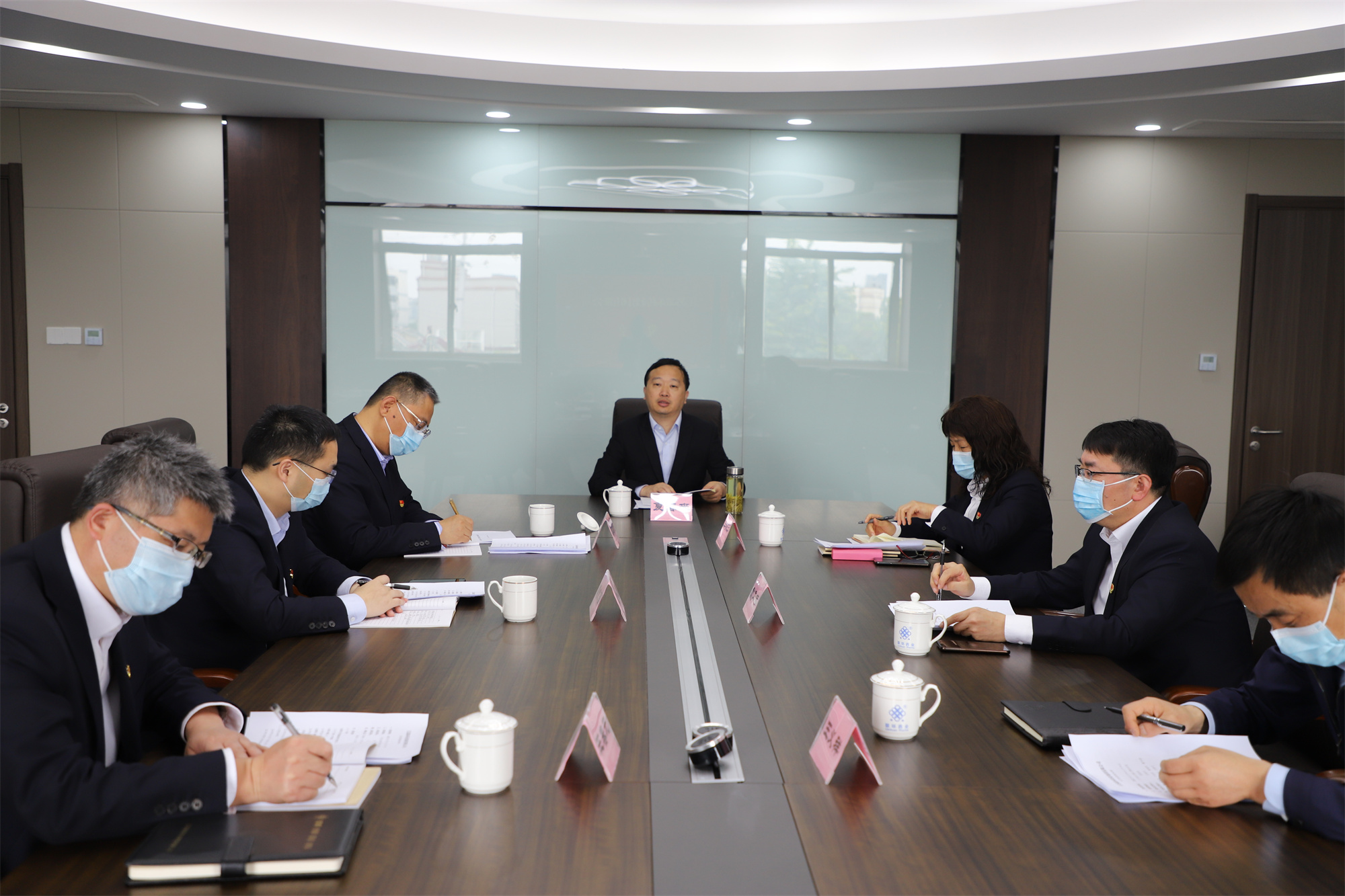 征途国际集团党委理论中心组开展党风廉政建设学习会